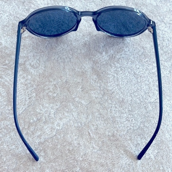 NWOT Ray-Ban Retro 60s Round Frames Translucent Blue Sunglasses NWOT Ray-Ban Retro 60s Round Frames Translucent Blue Sunglasses main image 3